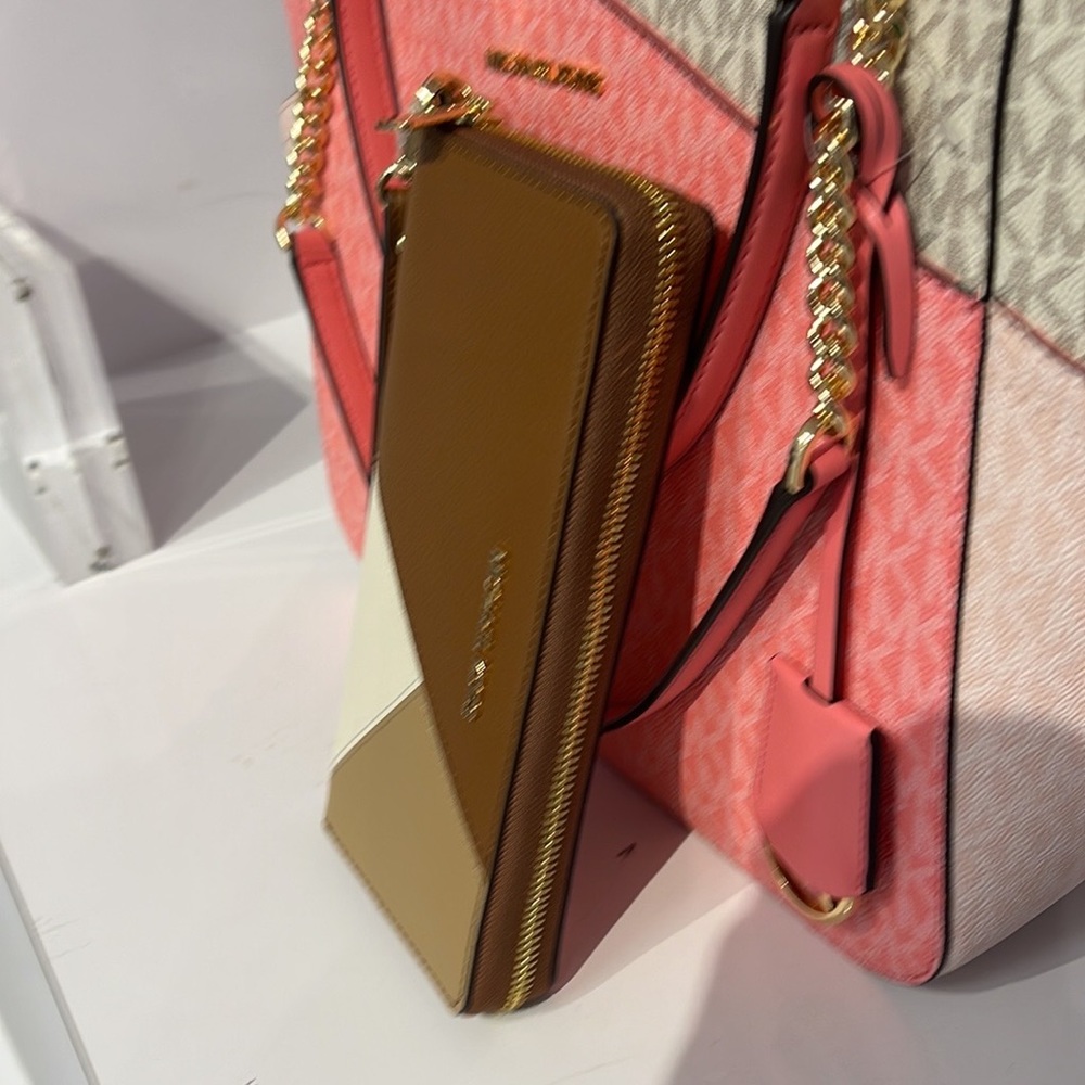MICHAEL KORS LARGE TRAVEL CONTINENTAL WRISTLET WALLET PHONEHOLDER Luggage Multi - Picture 7 of 16